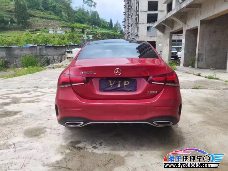 22年奔驰A轿车抵押车出售