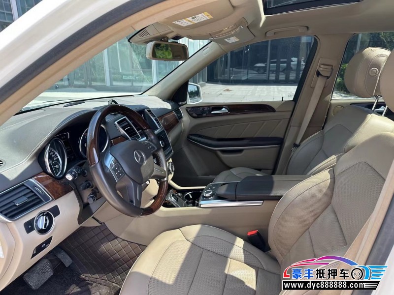 13年奔驰GL轿车抵押车出售