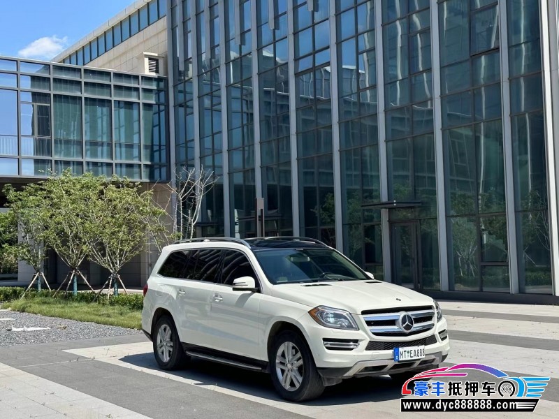 13年奔驰GL轿车抵押车出售