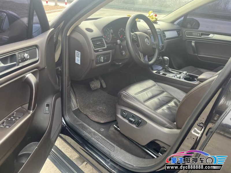 17年大众途锐轿车抵押车出售