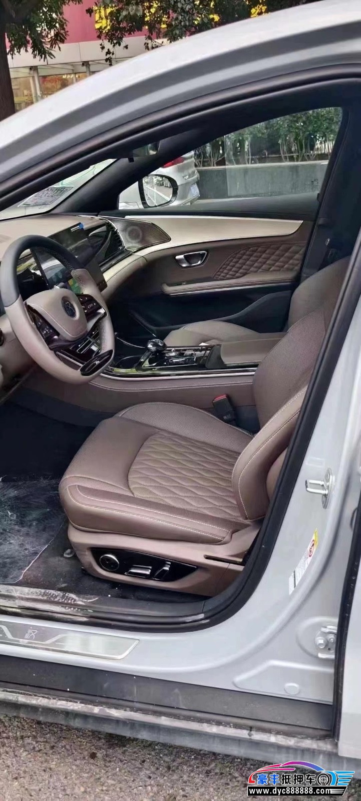 24年比亚迪汉轿车抵押车出售