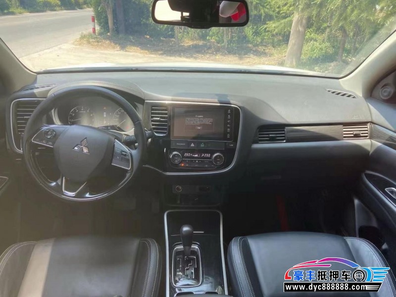 21年三菱欧蓝德SUV抵押车出售