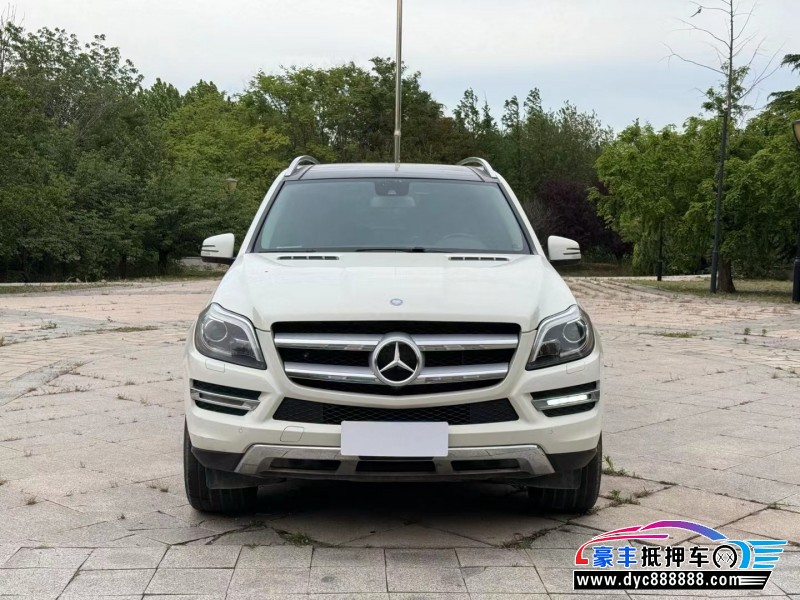 13年奔驰GL轿车抵押车出售