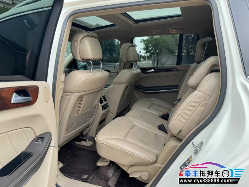 13年奔驰GL轿车抵押车出售