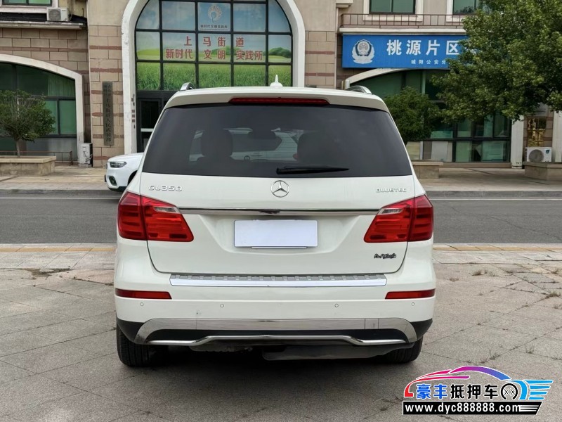 13年奔驰GL轿车抵押车出售