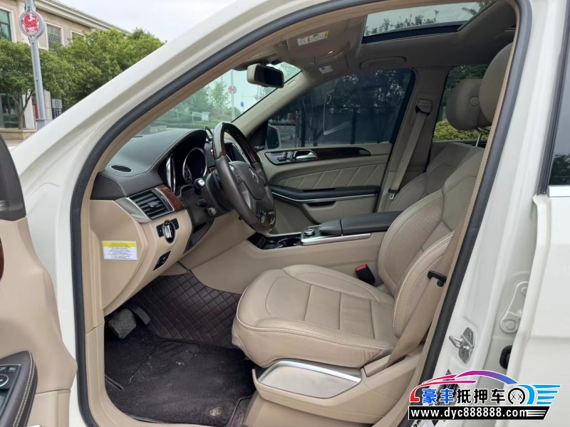 13年奔驰GL轿车抵押车出售