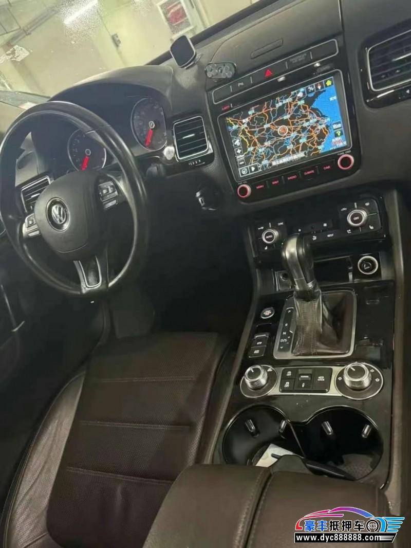 17年大众途锐轿车抵押车出售