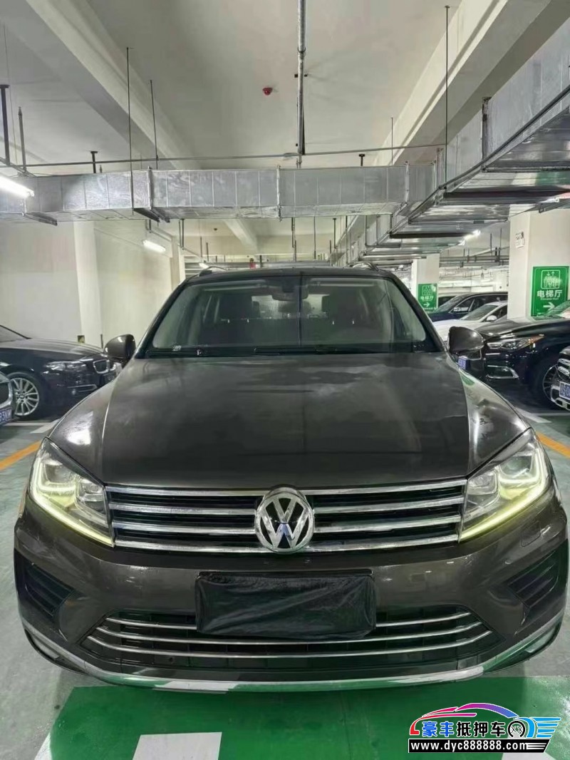 17年大众途锐轿车抵押车出售