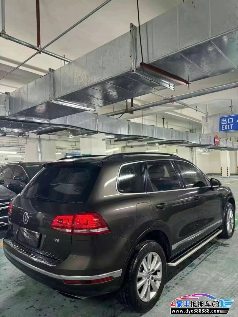 17年大众途锐轿车抵押车出售