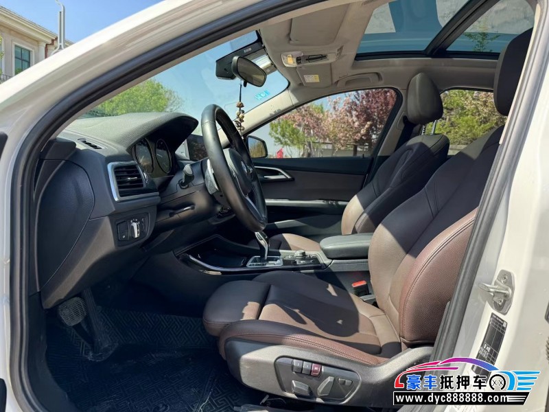 20年宝马1系轿车抵押车出售