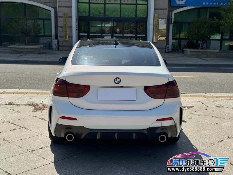 20年宝马1系轿车抵押车出售