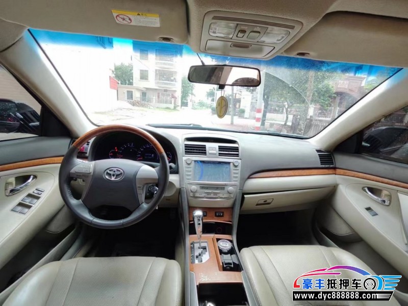 10年丰田凯美瑞轿车抵押车出售