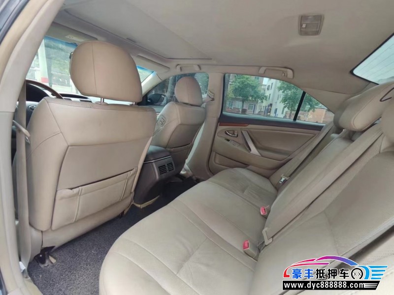 10年丰田凯美瑞轿车抵押车出售