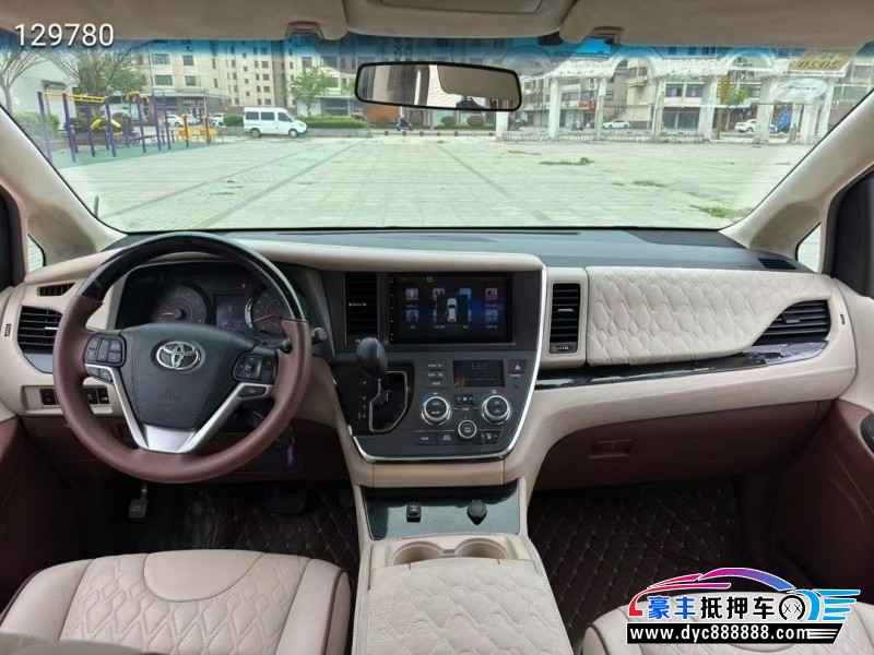 18年丰田塞纳轿车抵押车出售