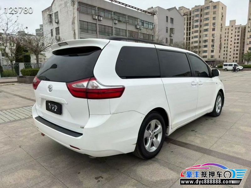 18年丰田塞纳轿车抵押车出售