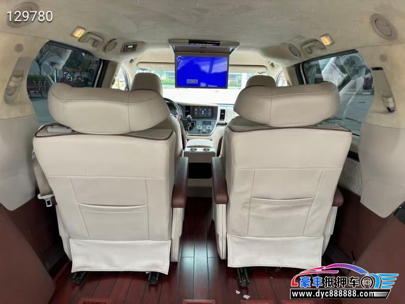 18年丰田塞纳轿车抵押车出售