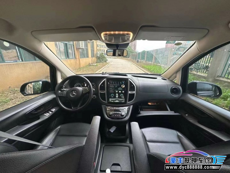 18年奔驰威霆轿车抵押车出售