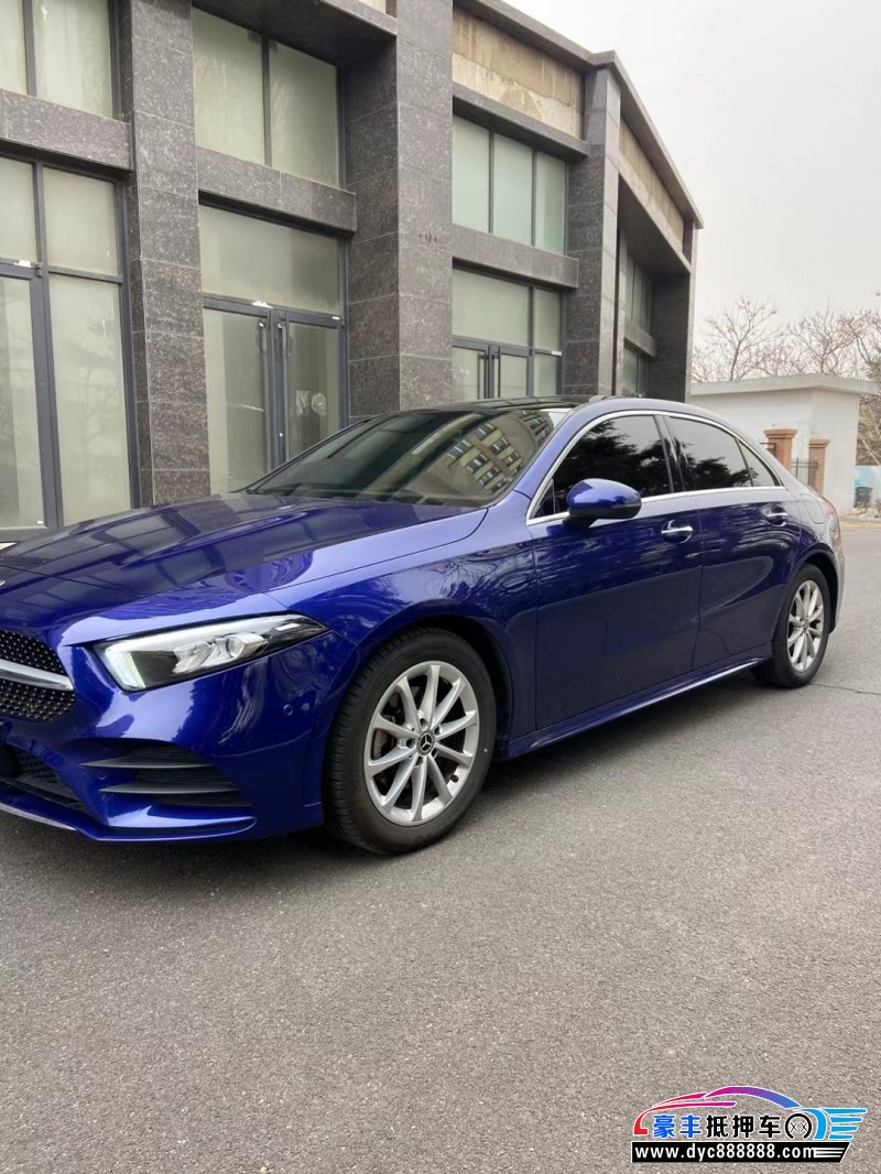 20年奔驰A轿车抵押车出售