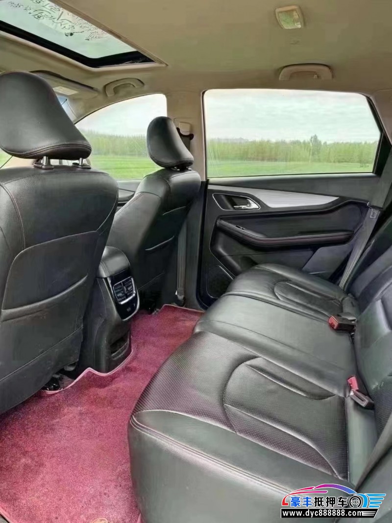 17年宝骏560轿车抵押车出售