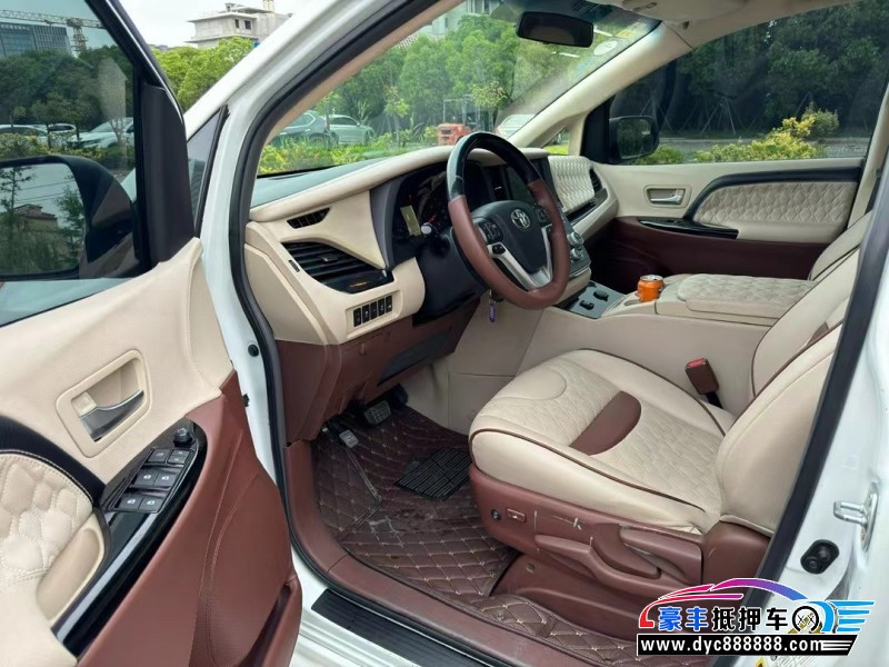 18年丰田塞纳轿车抵押车出售