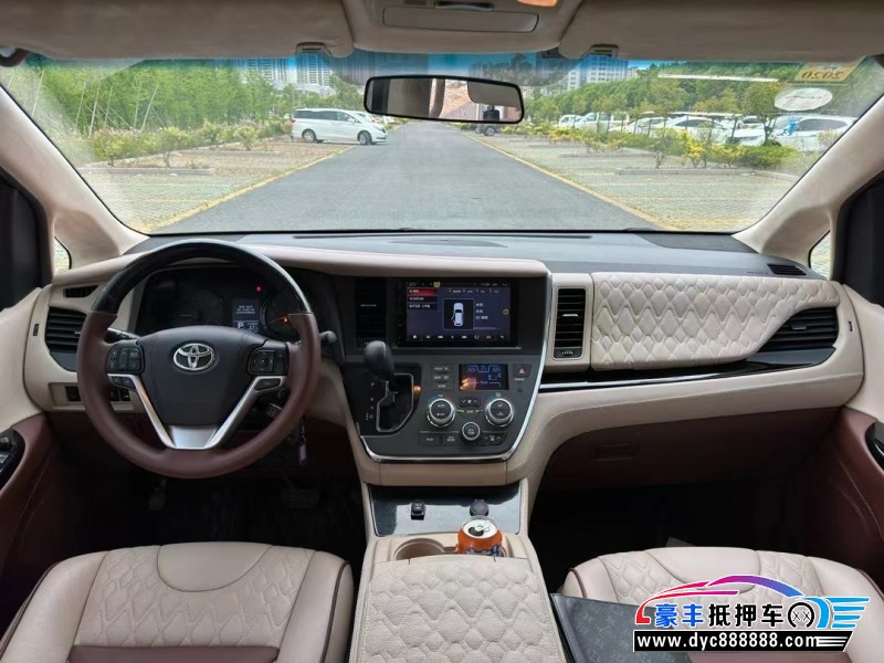 18年丰田塞纳轿车抵押车出售