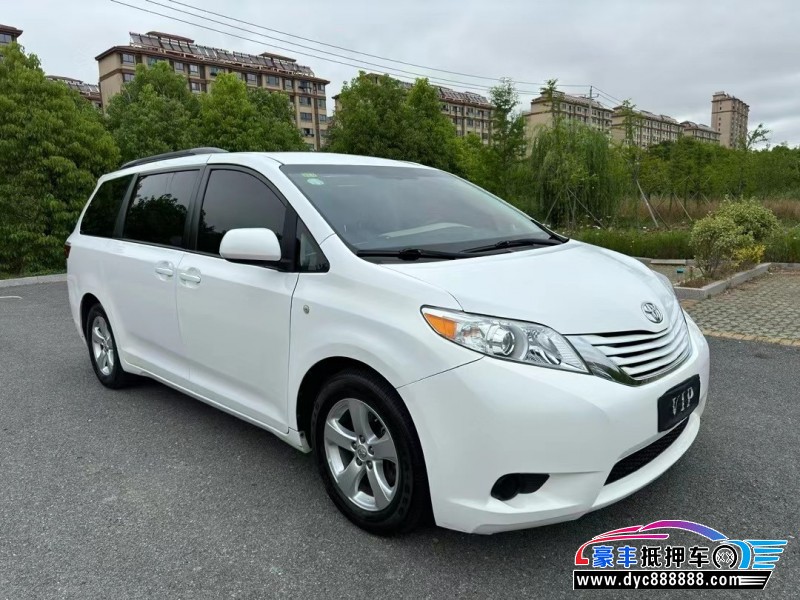 18年丰田塞纳轿车抵押车出售