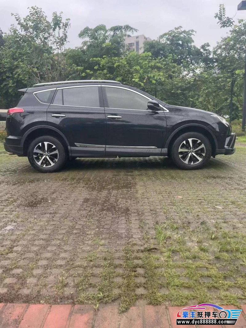 19年丰田RAV4轿车抵押车出售