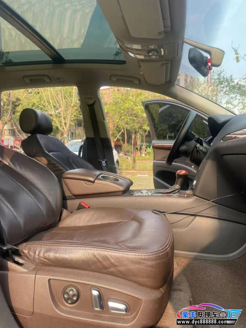 12年奥迪Q7轿车抵押车出售