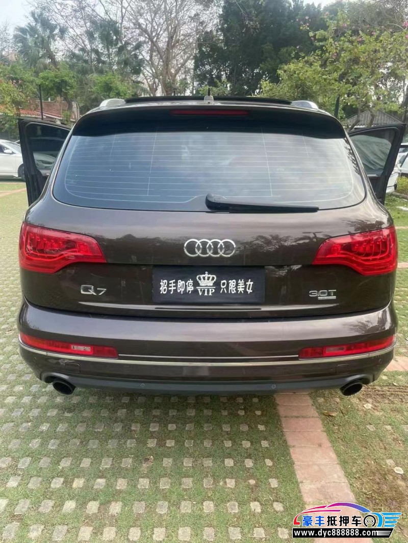 12年奥迪Q7轿车抵押车出售