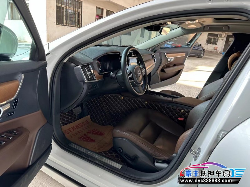 19年沃尔沃S90轿车抵押车出售