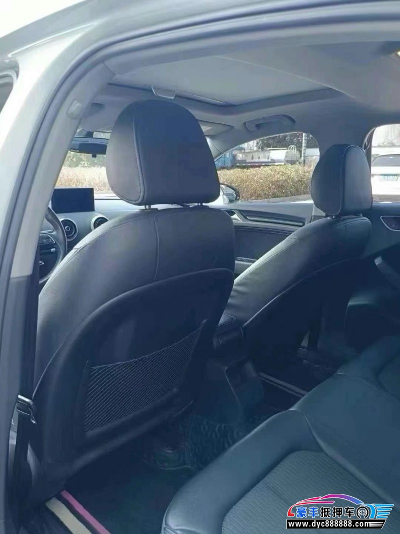 20年奥迪A3轿车抵押车出售