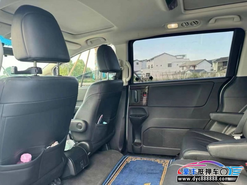 17年本田艾力绅轿车抵押车出售