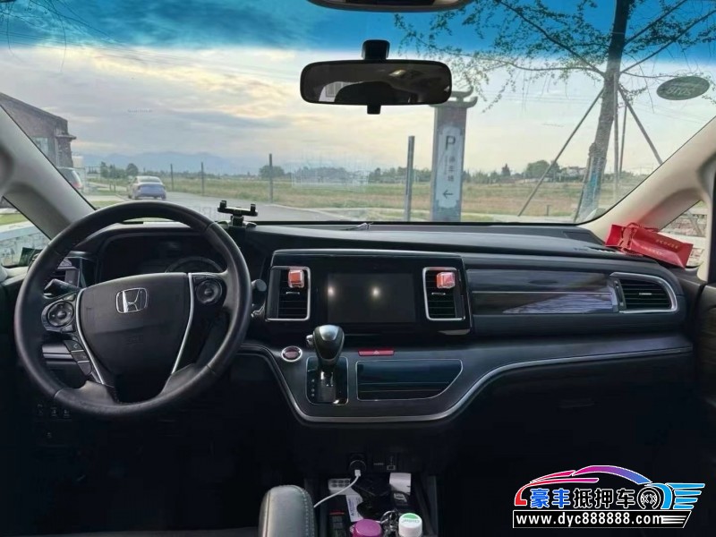 17年本田艾力绅轿车抵押车出售