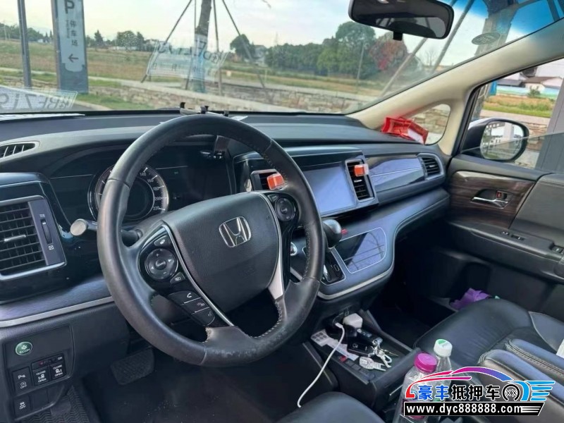 17年本田艾力绅轿车抵押车出售