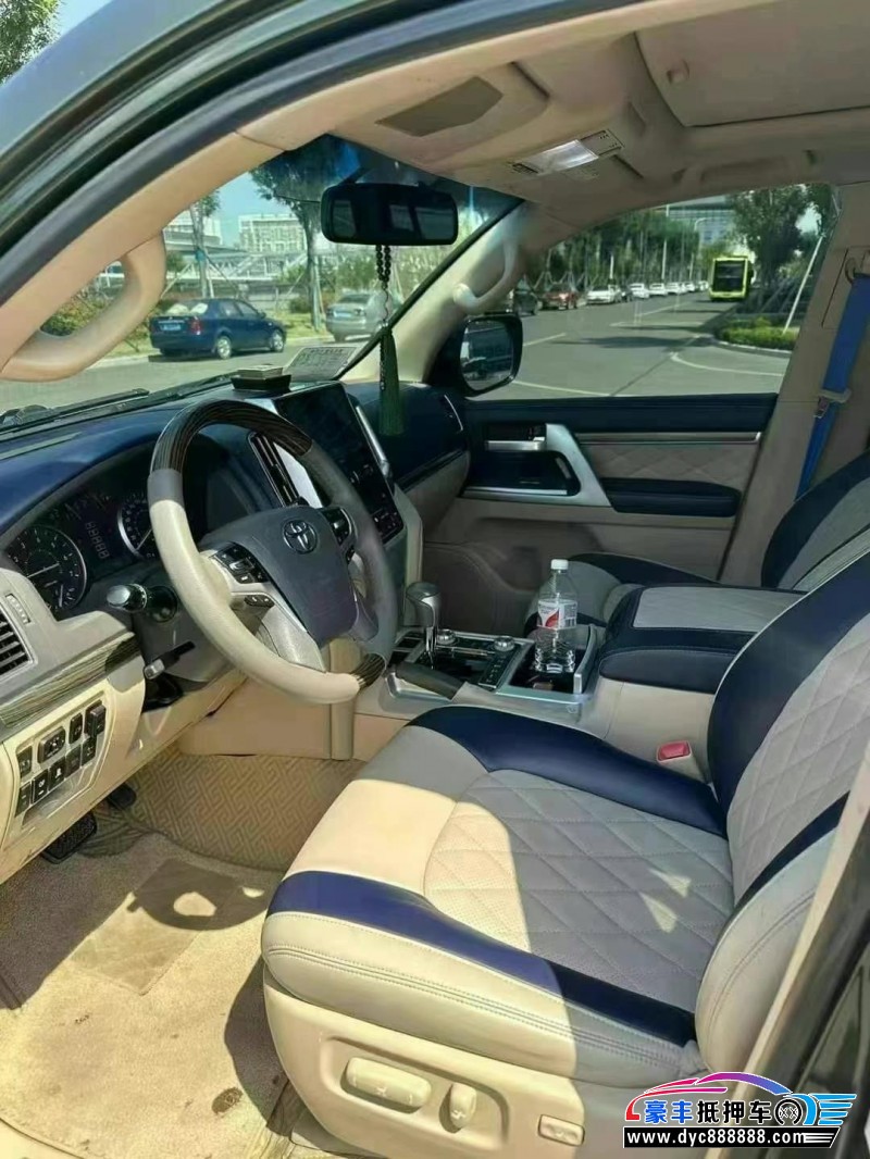 12年丰田兰德酷路泽（陆巡）轿车抵押车出售