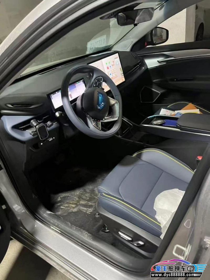 24年吉利几何轿车抵押车出售