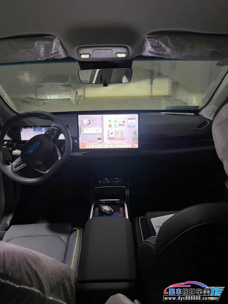 24年吉利几何轿车抵押车出售