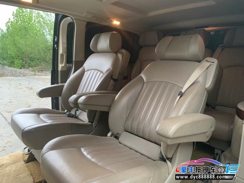 13年奔驰唯雅诺轿车抵押车出售