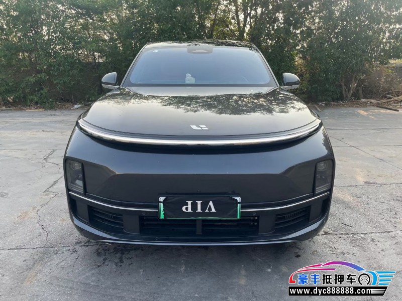 23年理想L8轿车抵押车出售