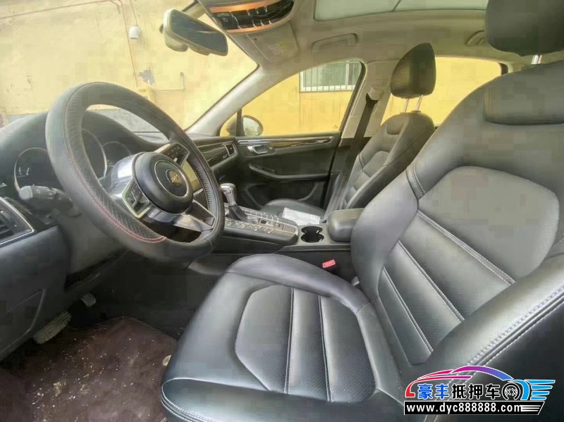 19年众泰SR9轿车抵押车出售