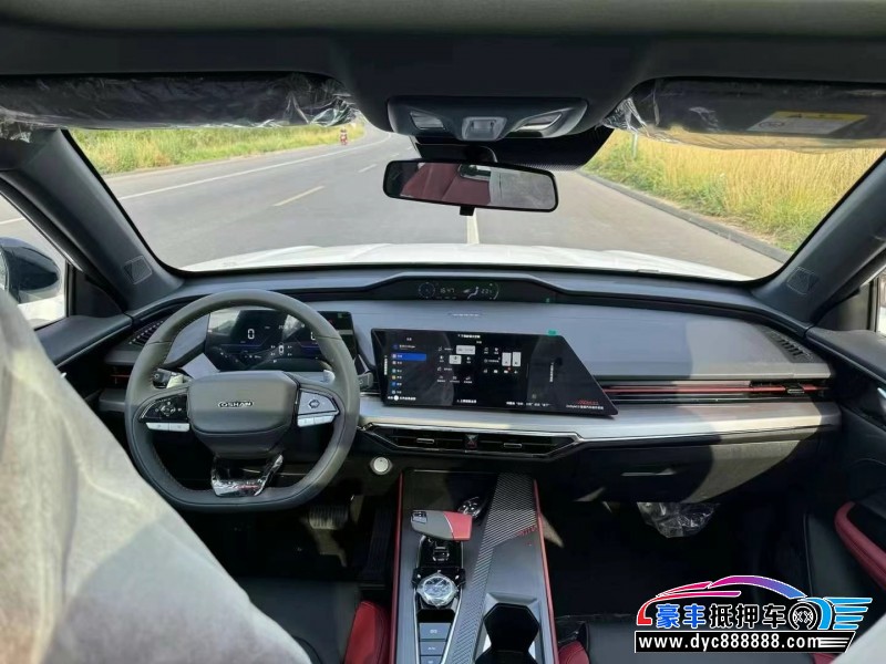 24年长安欧尚Z6轿车抵押车出售