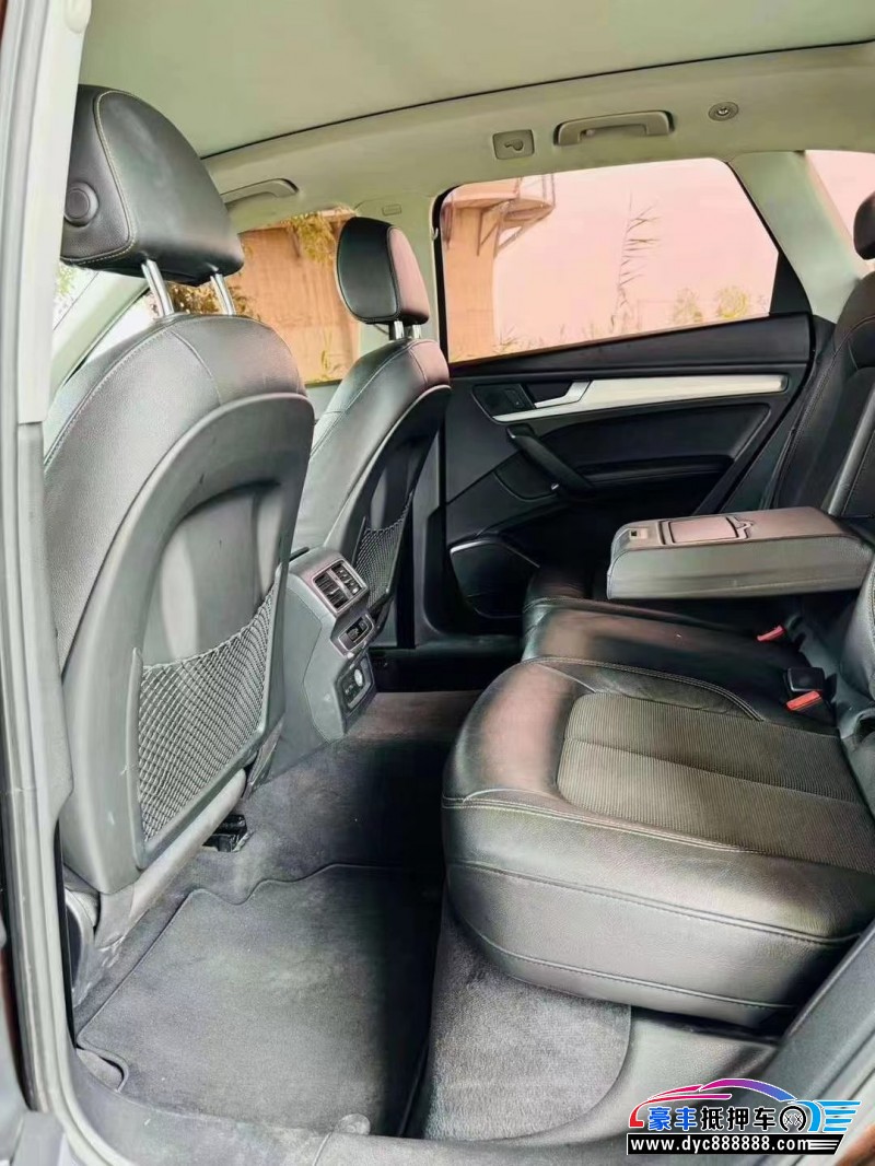 19年奥迪Q5轿车抵押车出售