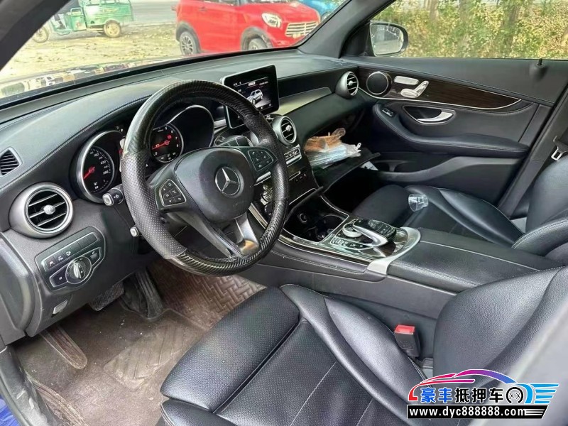 18年奔驰GLC轿车抵押车出售