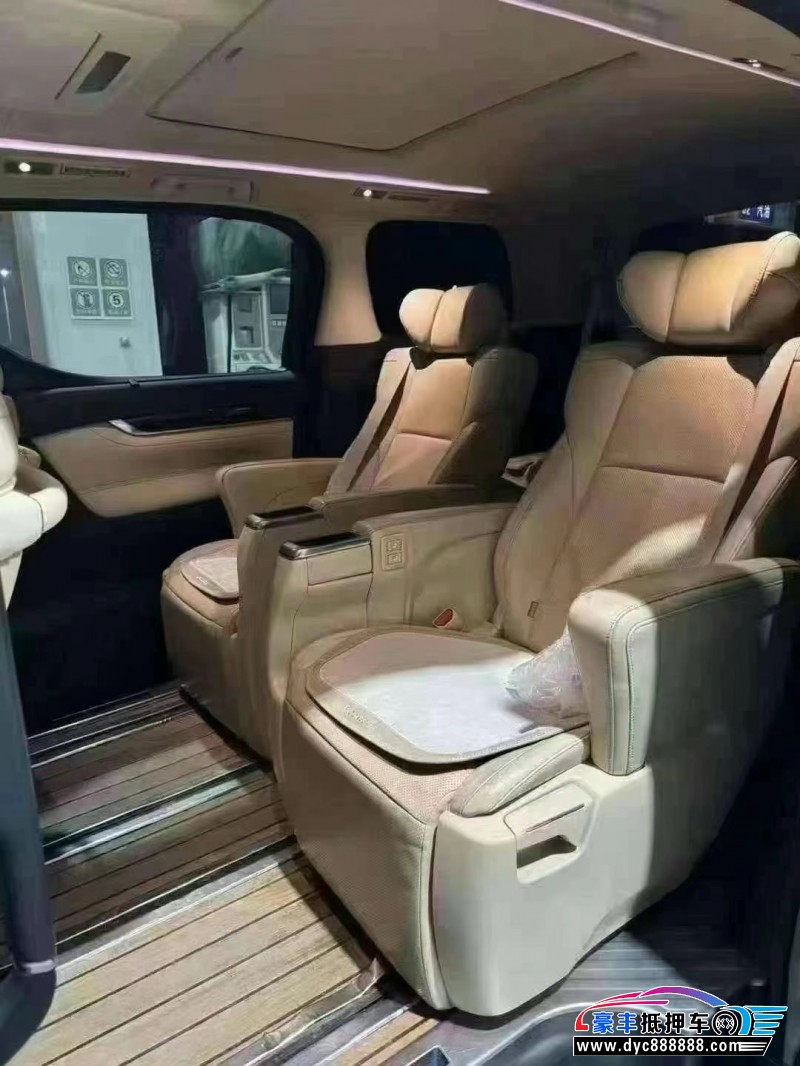 16年丰田埃尔法轿车抵押车出售