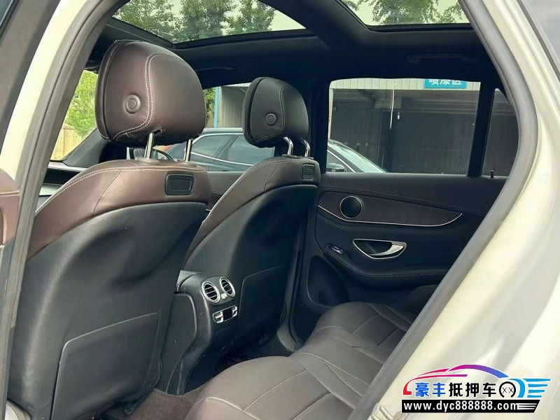 18年奔驰GLC轿车抵押车出售