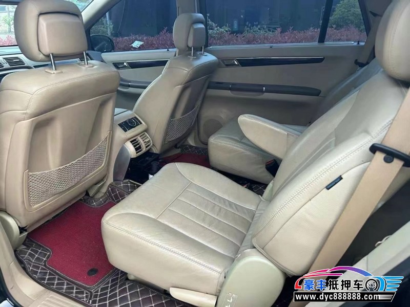 10年奔驰RMPV抵押车出售