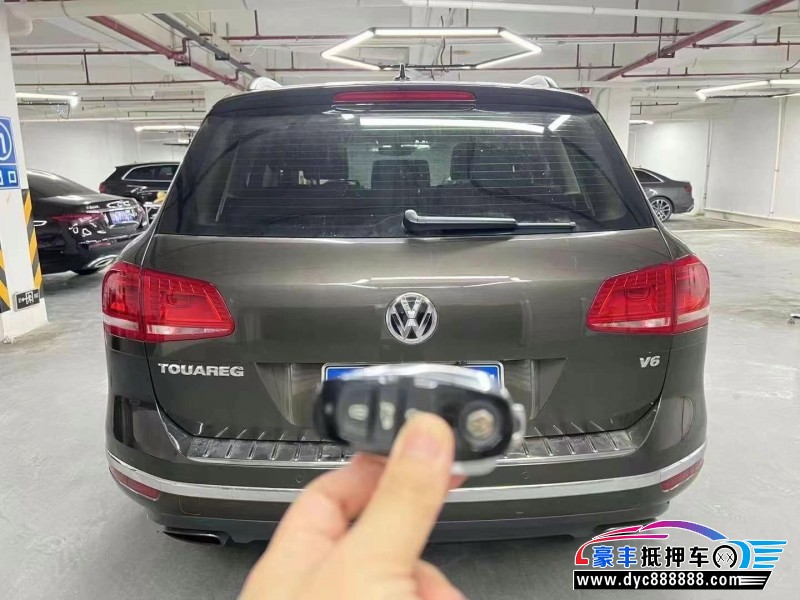 17年大众途锐轿车抵押车出售