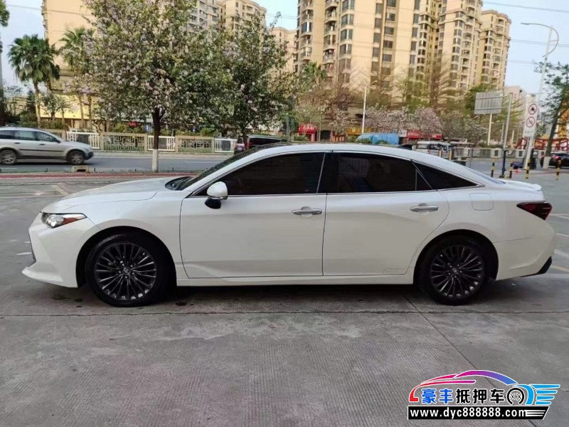 20年丰田亚洲龙轿车抵押车出售