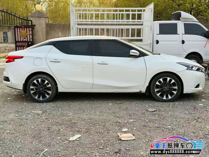 19年日产蓝鸟轿车抵押车出售