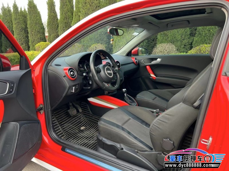 13年奥迪A1轿车抵押车出售